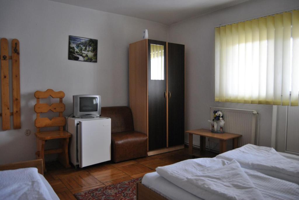 Cabana Popasul Haiducilor Petroşani Exteriör bild